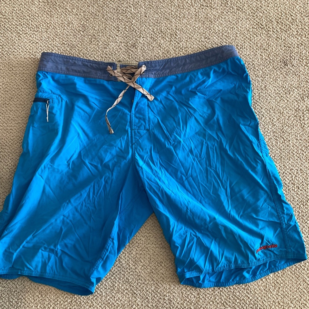 Men’s Patagonia size 36 / XL swim trunks / board shorts